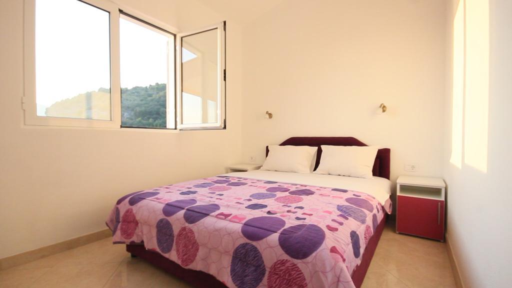 Apartments Percobic Sutomore Room photo