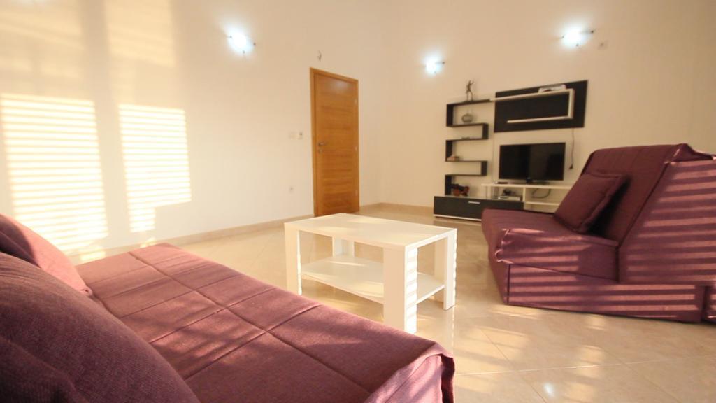 Apartments Percobic Sutomore Room photo