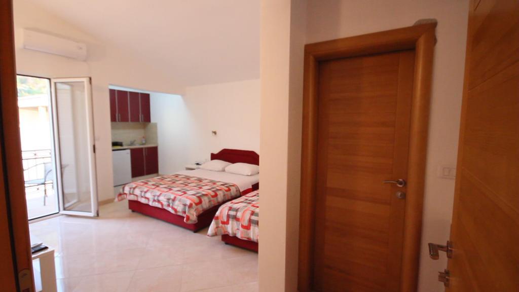 Apartments Percobic Sutomore Room photo